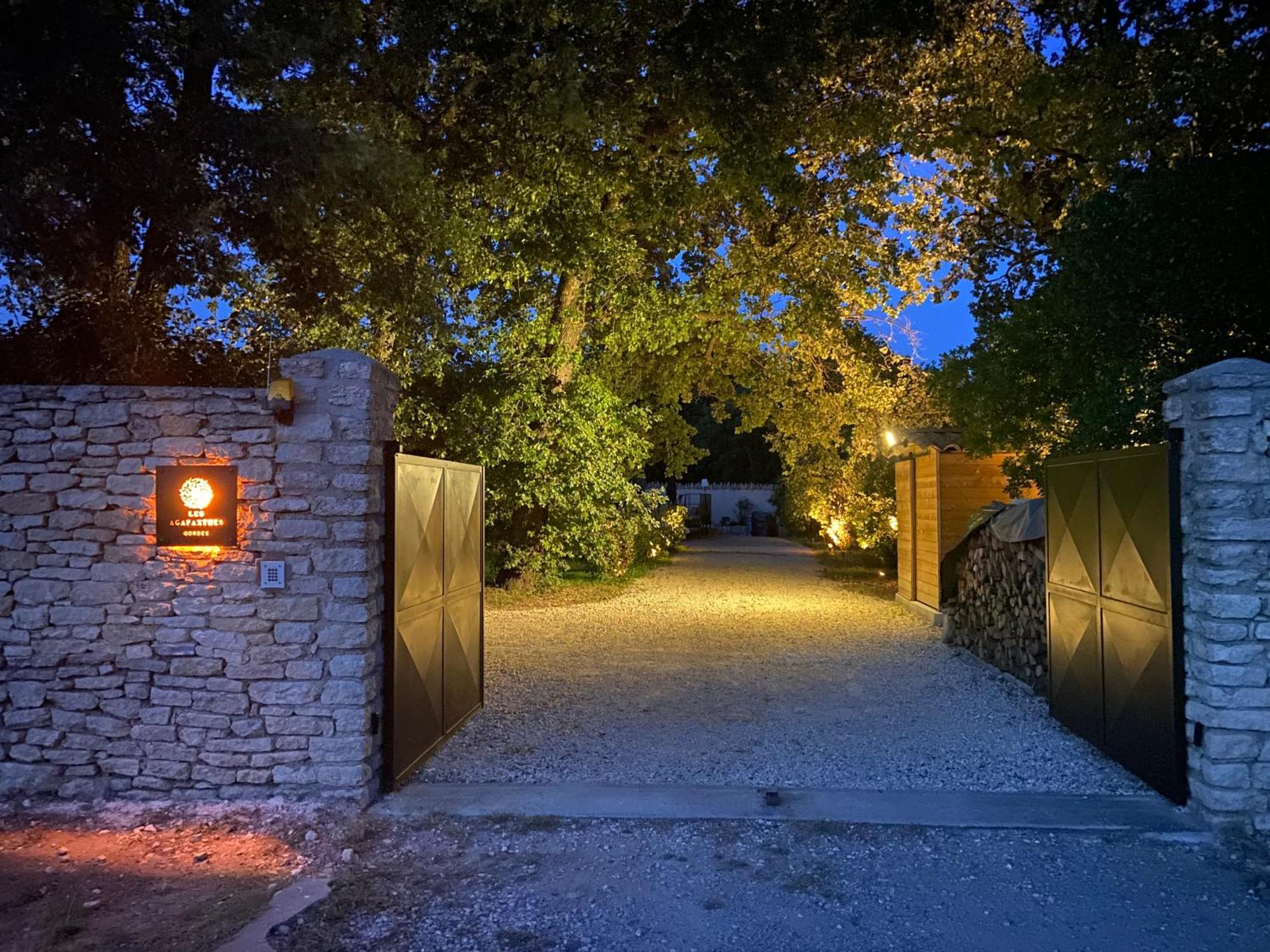 Les Agapanthes De Gordes Villa Dış mekan fotoğraf
